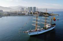 El velero insignia de los colombianos hace historia: arriba por primera vez a Puerto Vallarta, México