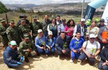Primera Brigada del Ejército Nacional se unió a la siembra de 700 robles nativos en zona rural de Tunja