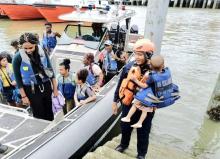 A 40 millas náuticas de Buenaventura, rescatadas 13 personas a bordo de una embarcación en aguas del mar Pacífico