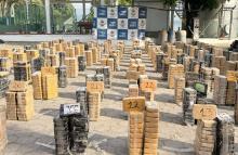 A 45 millas náuticas de la costa nariñense, Armada de Colombia incauta cerca de tres toneladas de clorhidrato de cocaína