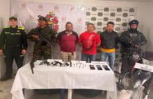 Ejército Nacional capturó a alias ‘Pinzas’ y a dos integrantes clave de grupo armado residual en La Plata, Huila