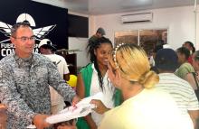 Entrega de kits escolares benefició a la niñez del barrio Genny Bay