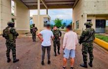 Ejército Nacional logra el sometimiento de dos presuntos integrantes del GAO-r y rescata a un menor de edad en Caquetá