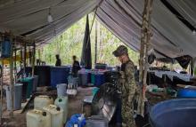 Ejército Nacional desmantela laboratorio para el procesamiento de cocaína y golpea las finanzas de las disidencias en Guaviare