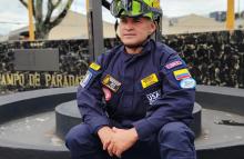 «Si tengo que darle mis botas a un rescatista, lo hago», la historia de un sargento del Ejército Nacional convocado para apoyar en la emergencia en Venezuela