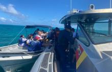 armada-de-colombia-rescatados-15-turistas-en-emerjencia-en-el-mar.jpeg