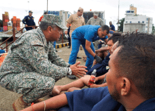 cogfm-arc-recate-17-personas-naufragaron-pacifico-colombiano-05.gif