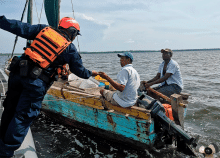cogfm-arc-rescate-personas-altamar-sucre-05.gif