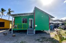 cogfm-armada-de-colombia-apoya-en-la-construccion-de-novedosa-casa-en-providencia-13.jpg