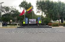 cogfm-armada-de-colombia-incauta-cocaina-en-contenedor-encontrado-en-un-parqueadero-en-la-avenida-del-rio-en-barranquilla-05.jpg