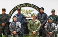 cogfm-armada-de-colombia-nuevos-combatientes-fluviales-reciben-distintivo-durante-celebracion-del-aniversario-61-cieaf-29.jpg