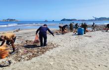 cogfm-armada-de-colombia-recolecta-dos-toneladas-de-residuos-en-jornada-de-limpieza-en-santa-marta-21.jpg