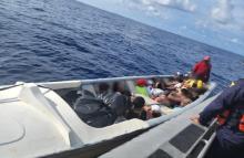 cogfm-armada-de-colombia-salvaguarda-la-vida-de-33-migrantes-venezolanos-13.jpg