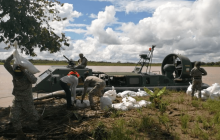 cogfm-armada-realiza-apoyo-humanitario-rio-arauca.jpg