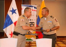 cogfm-binacional-reunion-mandos-regionales-frontera-colombia-panama-26.gif