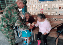 cogfm-ejc-accion-integral-adultos-mayores-cundinamarca-15.gif