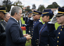 cogfm-ejc-angie-carolina-celly-primera-mujer-subteniente-infanteria-07.gif