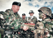 cogfm-ejc-curso-avanzado-de-combate-tolemaida-soldado-colombiano-panama-18.gif