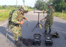 cogfm-ejc-neutralizacion-artefacto-explosivo-arauca-17.gif