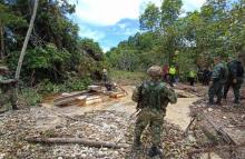 cogfm-ejercito-conserva-el-medio-ambiente-y-captura-a-dos-sujetos-en-caldas-16.jpg