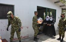 cogfm-ejercito-escuela-militar-entrega-mercado-covid19-pandemia-adultos-mayores-bosa-03.jpg