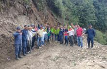 cogfm-ejercito-nacional-transportadores-y-comunidad-reestablecen-paso-vehicular-en-el-huila-26.jpg