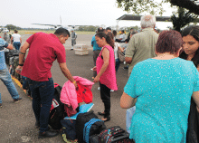 cogfm-fac-apoyo-humanitario-personas-cierre-via-llano-meta-14.gif