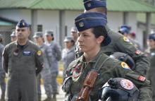 cogfm-fac-mujer-militar-tecnico-de-vuelo-de-helicopteros-06.jpg