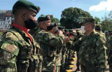 cogfm-ftcomega-comandante-general-fuerzas-militares-saluda-tropas-durante-aniversario-omega-la-macarena-meta-11.jpg