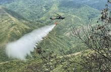 cogfm-fuerza-aerea-colombiana-controla-incendio-en-valle-del-cauca-21.jpg