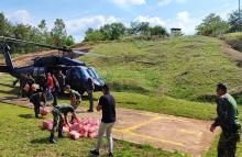 cogfm-fuerza-aerea-colombiana-transporta-ayuda-humanitaria-para-poblacion-del-bajo-cauca-13.jpg