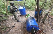 cogfm-fuerza-aerea-ubicado-y-destruido-laboratorio-para-el-procesamiento-de-clorhidrato-de_cocaina-en-norte-de-santander-04.jpg