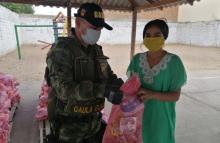 cogfm-gaula-militar-jornada-prevencion-entrega-ayuda-humanitaria-covid19-06.jpg