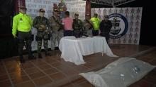 foto_03._la_operacion_militar_tambien_arrojo_la_captura_de_tres_sujetos_mas_y_la_incautacion_de_material_de_guerra.jpeg
