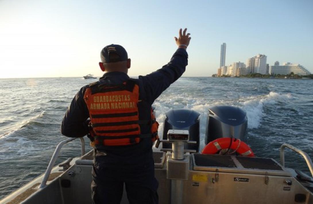 Armada de Colombia y gremio marítimo atienden emergencia en el mar