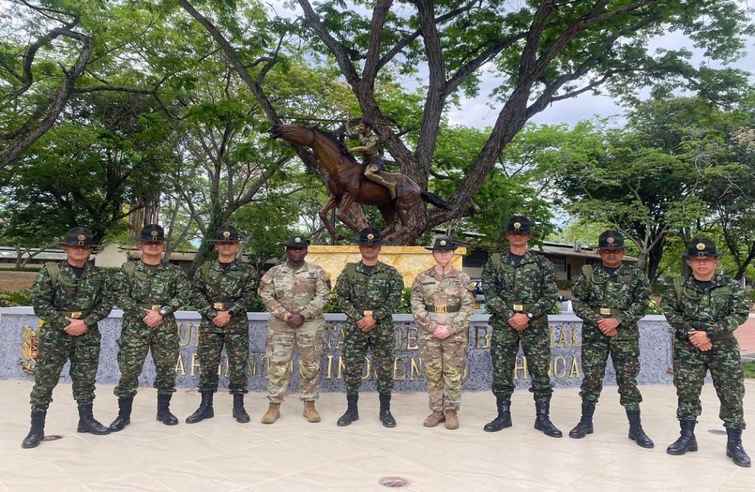 Intercambio de Doctrina entre Suboficial Instructor Líder y los Drill Instructor