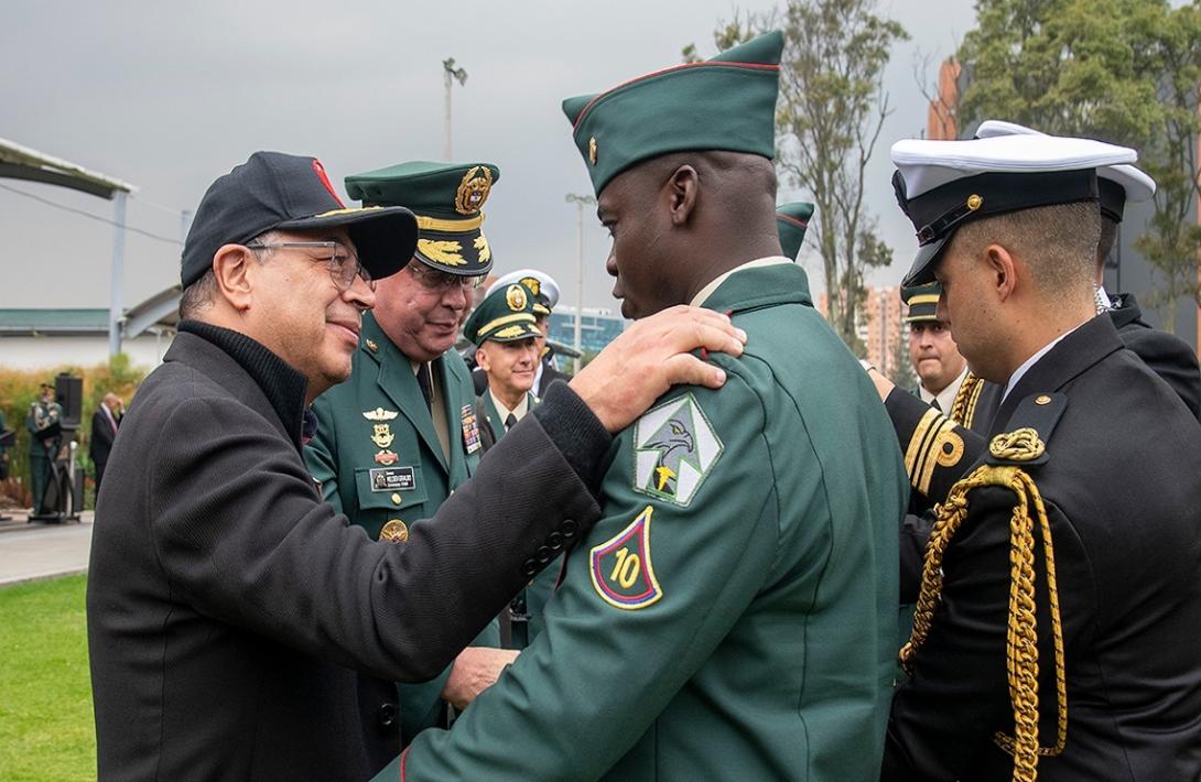Presidente Petro rindió homenaje a soldado asesinado en operaciones en el Cañón del Micay (Cauca)