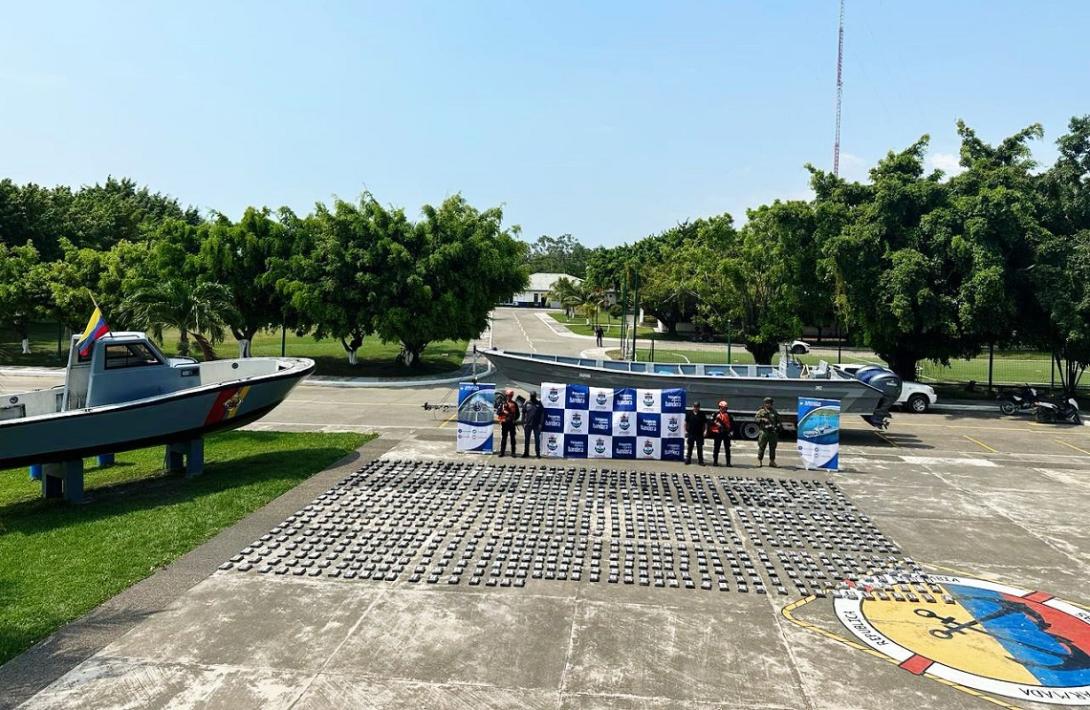 Fuerzas Militares incauta cerca de una tonelada de cocaína en el Golfo de Urabá