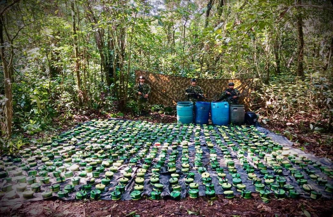 Fuerzas Militares ubicaron un depósito ilegal con más de 2.500 artefactos explosivos en el Meta
