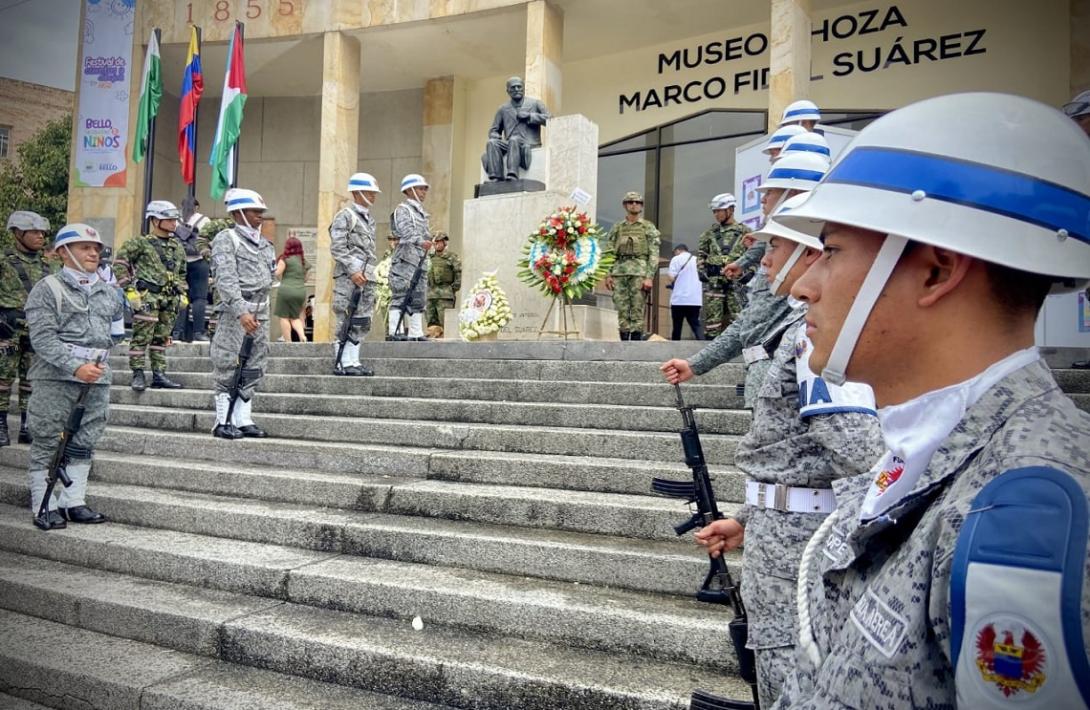 En Bello, su Fuerza Aérea Colombiana se unió a la conmemoración del natalicio de Marco Fidel Suárez