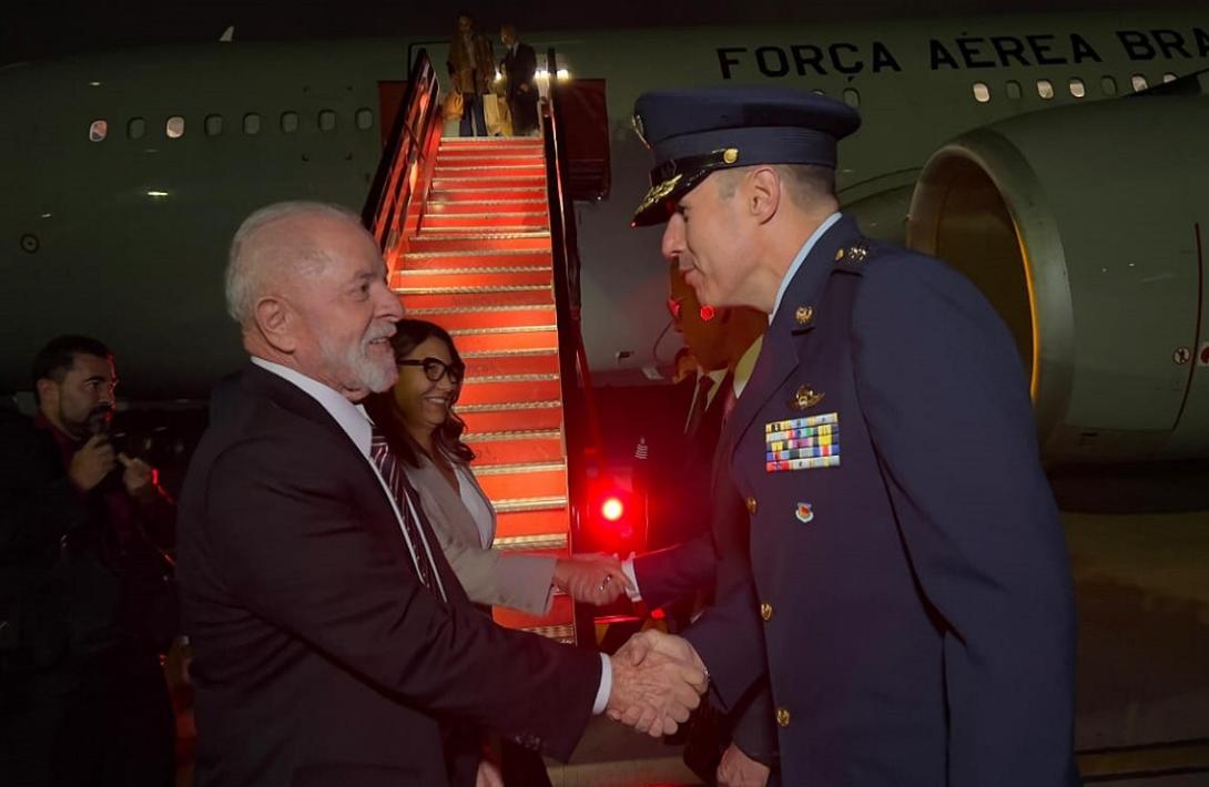 En medio de honores fue recibido Presidente de Brasil en el Comando Aéreo de Transporte Militar, en Bogotá
