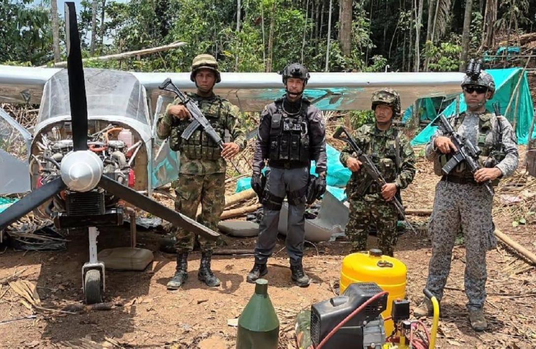 Fuerzas Militares ubicaron y desmantelaron pista clandestina y aeronave pertenecientes a las disidencias de las Farc en el nordeste de Antioquia