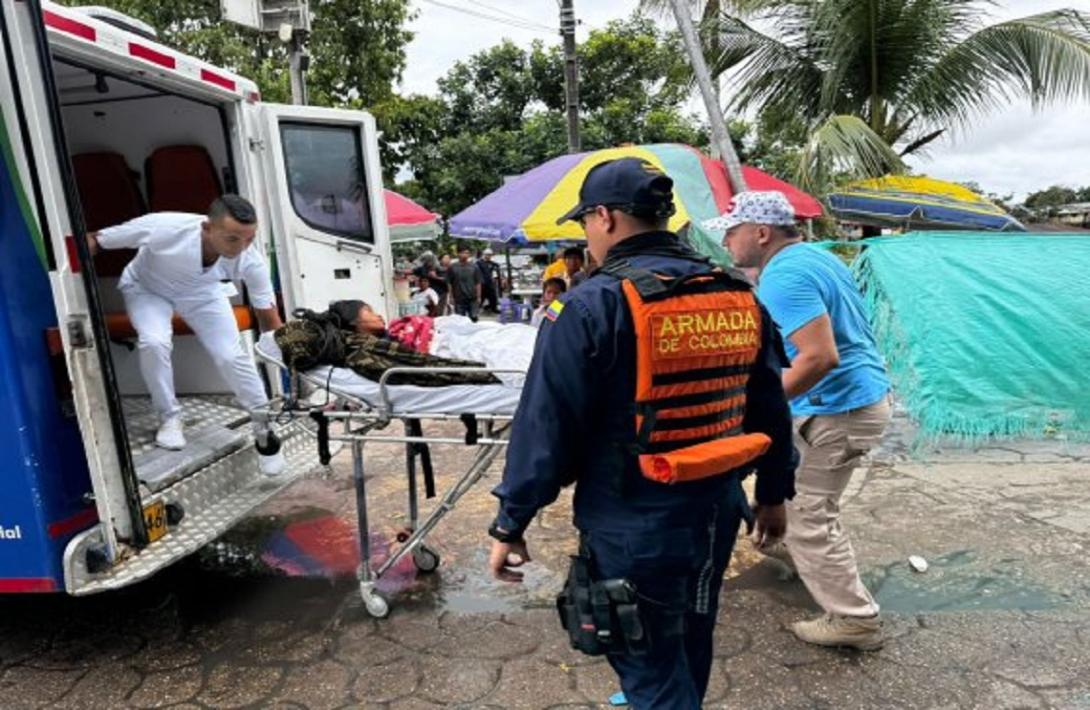 Armada de Colombia salva vida de mujer indígena en trabajo de parto