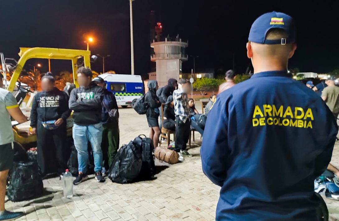 Armada de Colombia rescata 32 migrantes irregulares