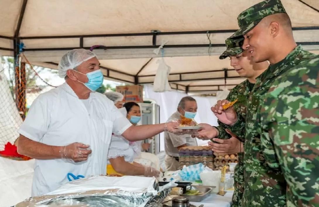 El Ejército Nacional respalda el desarrollo rural con el Mercado Campesino en Bogotá