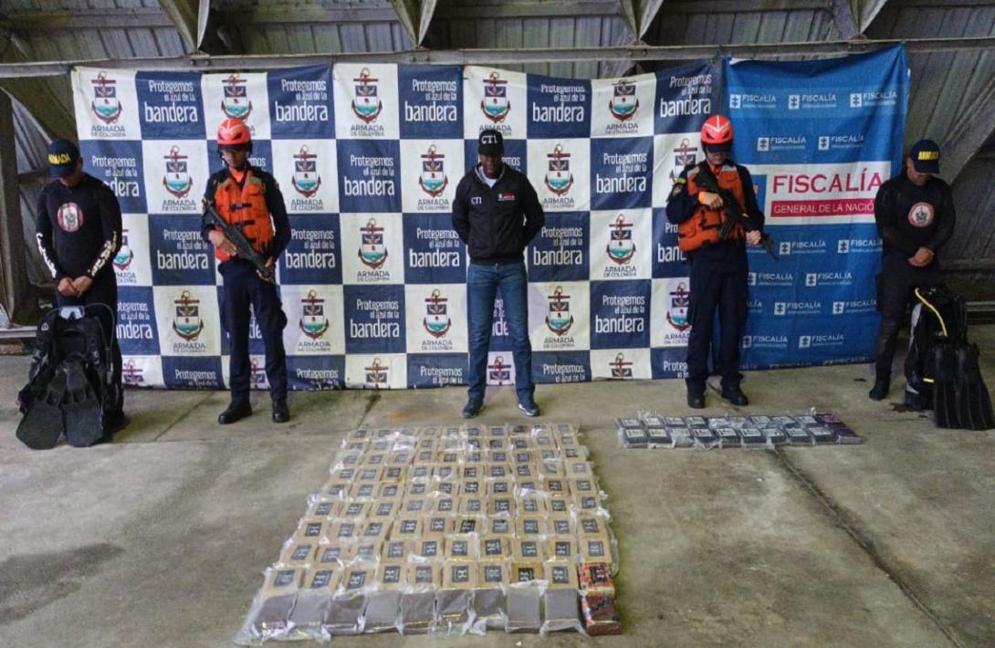 Incautados más de 100 kilogramos de clorhidrato de cocaína en un buque de alto bordo