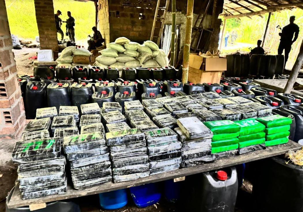 Desmantelado complejo cocalero para el procesamiento de clorhidrato de cocaína en Antioquia