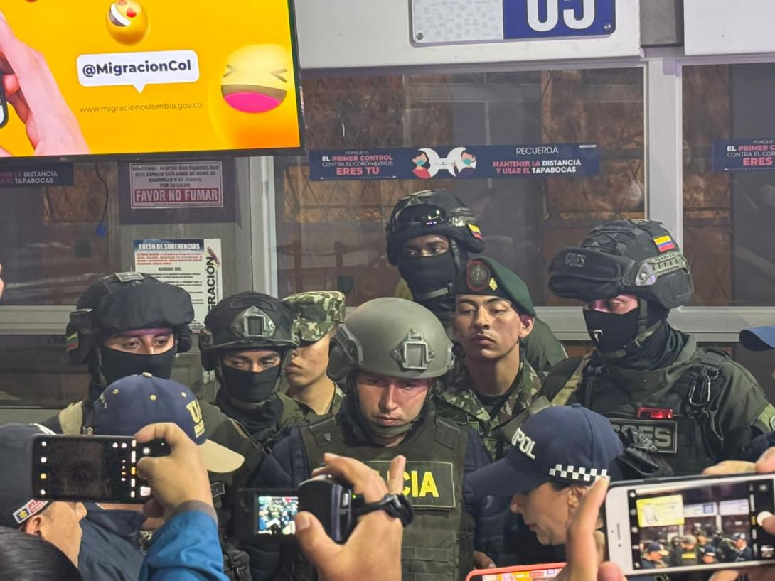 Trasladado a Colombia principal cabecilla de la estructura ‘Urías Rondón’ del Bloque Occidental capturado en Ecuador