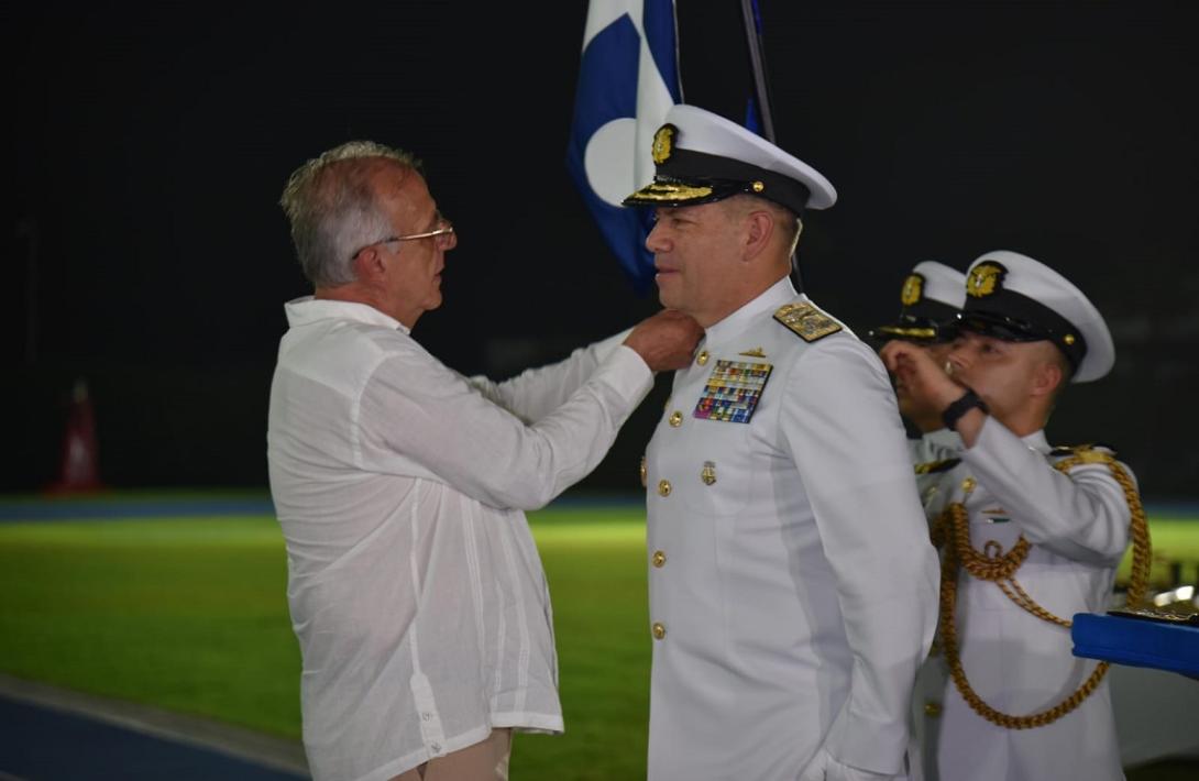 Al máximo grado de la oficialidad naval, asciende el comandante de la armada de colombia