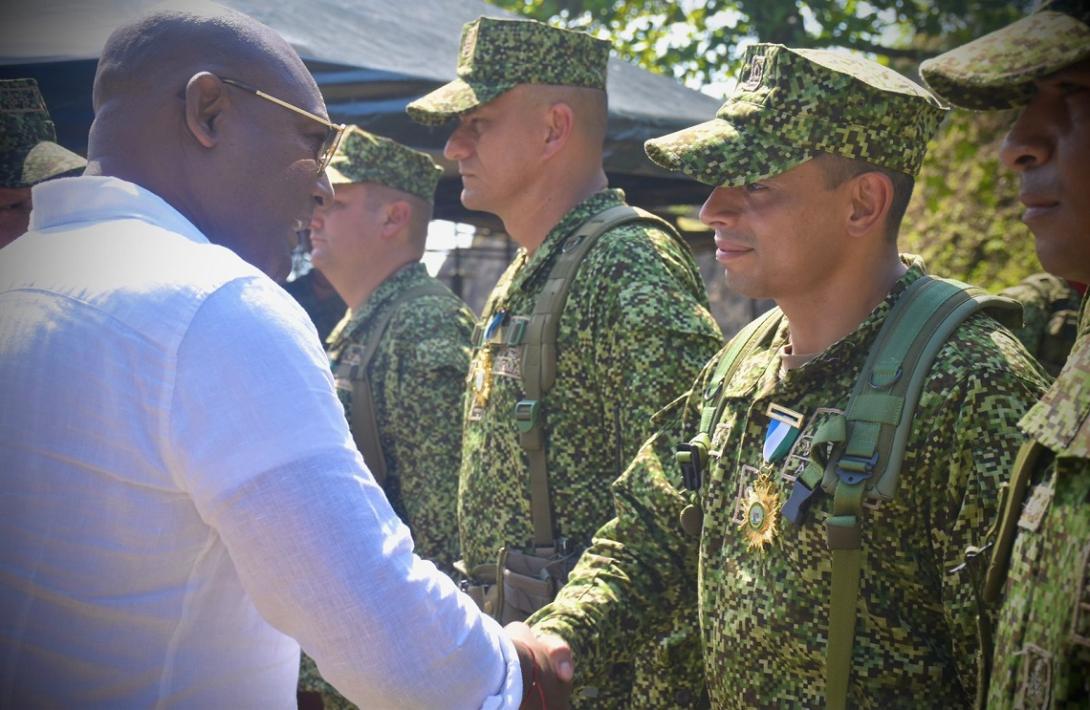 Armada de Colombia rindió homenaje a los héroes que ofrendaron su vida en la toma de Juradó - Chocó
